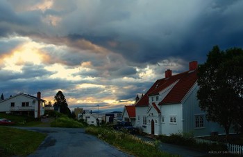 небо белой ночи. Норвегия / music: Pink Floyd - Breathe
https://www.youtube.com/watch?v=3mtOeIZfQqo