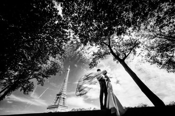 Lost in Paris / #sobokar, #wedding, #weddingphoto, #france, #paris, #blackandehite, #pentaxk1, #ispwp, #mywed, #fearlessphoptographers, #weddingphotographer, #sobokar.com