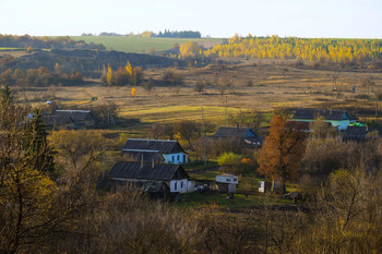 Деревня в осени. / Небольшая деревня в Орловской области.