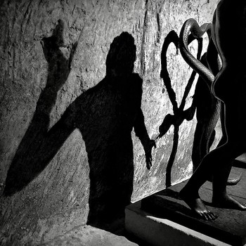Этюд с тенями скульптурной композиции Дали / Matera
