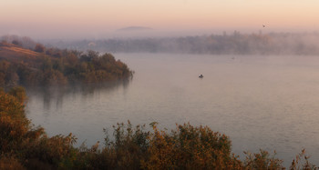 Вчерашний рассвет ... / Донецк, река Кальмиус, вчерашний рассвет...

http://www.youtube.com/watch?v=fRDJQAb8ilU