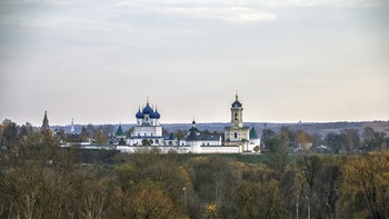 Вид на Серпуховской Высоцкий мужской монастырь / Прогулки по Серпухову.