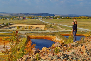 на фоне пейзажа / осенний пейзаж