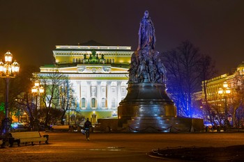 В Екатерининском сквере / ***