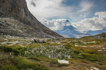 Маттерхорн / Символ Швейцарии- гора Маттерхорн, 4110 метров, но всего лишь вторая по высота вершина в стране. Озеро Риффель на станции Ротенбоден 2815 метров ж/д Церматт - вершина Горнергратт - 3089 метров.