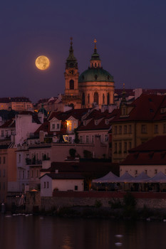 В свете луны / Прага. Чехия