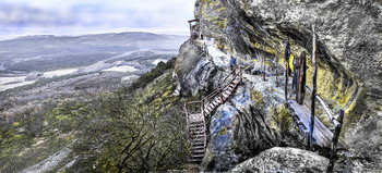 Парадная лестница в монастырь / Крым. Бахчисарайский район