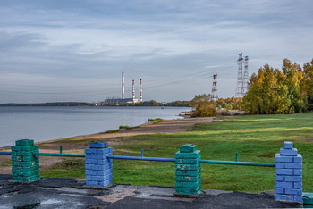 Со сцены летнего театра... / Конаково, берег Волги. Городской парк.