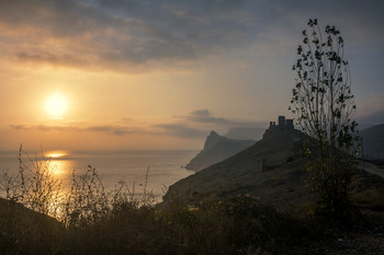 Вид на крепость "Чембало" / Севастополь,Балаклава