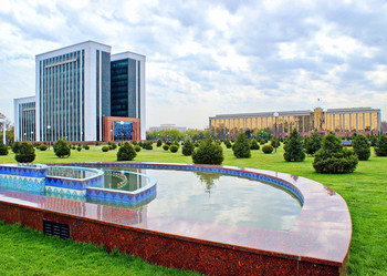 Главная площадь / Площадь Мустакиллик (Независимости), бывшая Красная Площадь