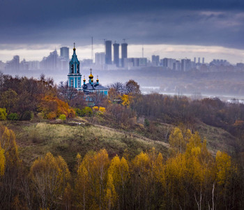 В осенней дымке / ---