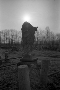 Солнце-Христос / Приходское кладбище, ноябрь 2019