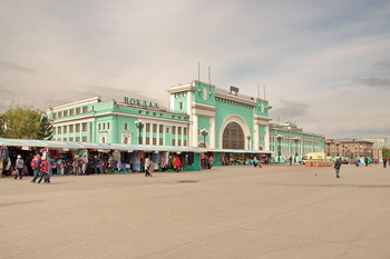 То ли рынок, то ли вокзал?! / Сентябрь 2019г, Новосибирск (Россия)