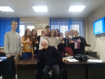 Со студентами АФ СПбГУП / Фото с преподавателем