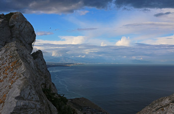 У Геркулесовых столбов / С Гибралтарской скалы.