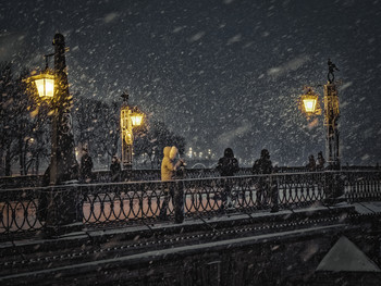 The romance of winter in St. Petersburg. / Ioannovsky bridge. Beginning of winter.