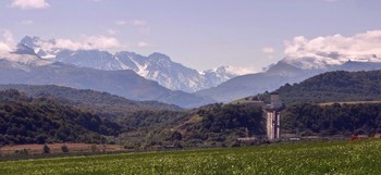 Панорама на гряду Кавказских гор / Панорама на гряду Кавказских гор