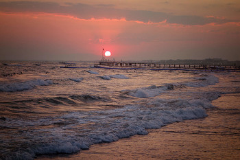 Летние закаты... / над теплыми морями