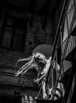 &nbsp; / Из крохотных мгновений соткан ветер совпадений