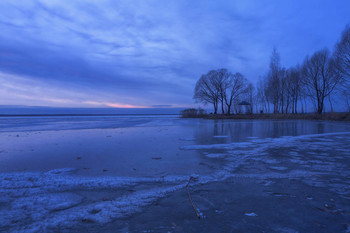 Весна в декабре / Плещеево озеро,зима,декабрь,тепло,лед,трещины,ночь