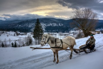 Однажды в январе / Вид из высоких окрестностей села Лазещина (Карпаты). Январь 2018 г.

Поздравляю Всех православных с наступающим Рождеством Христовым!

https://youtu.be/-tzNv_SMBes