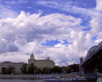 Фрунзенская набережная / Москва