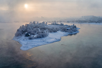 Остров. / Январь. Остров на Ангаре.