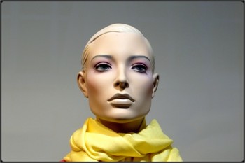  / mannequin, artificial light