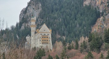 Замок у скалы / Сказочный замок короля Людвига II