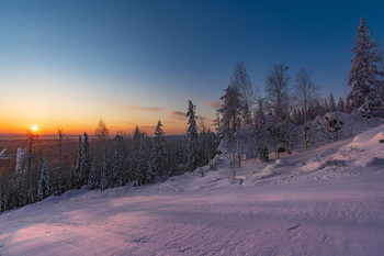 Зимний рассвет / Утро в горах