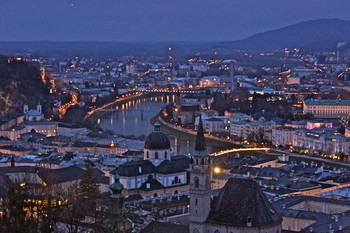 Был синий вечер... / Вид на центр города с высоты Крепости Хоэнзальцбург.
 Зальцбург, Австрия.