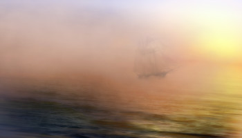 В тумане моря... / под парусами