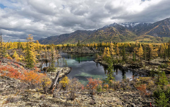 Облачно. / Лавовая долина в сентябре.