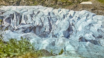 Ледник Кашкаташ / Задача - найти трёх альпинистов.