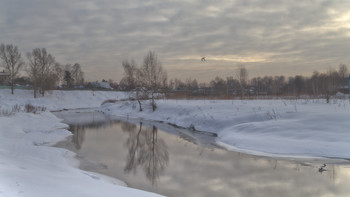 Улетающий февраль / Река, зима