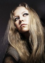 мысли / автопортрет в домаших условиях, лампа дневного света