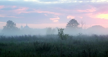 В поле туман. / Рано утром за посёлком.