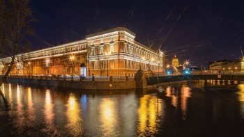 На углу Крюкова и Мойки. / Март 2020.