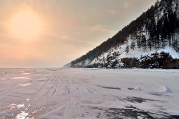 Мартовское морозное солнце на Байкале / Мартовское морозное солнце на Байкале