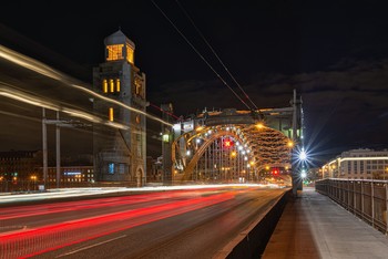На Большеохтинском мосту. / Питер. Март 2020.