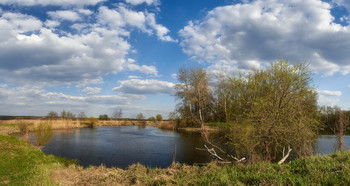 Апрельское небо над рекой / Весна 2019. Река Северский Донец.