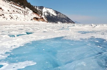 Мартовский лёд на безлюдном Байкале / Мартовский лёд на безлюдном Байкале, нет китайских туристов.