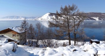 Никогда не замерзающий исток Ангары / https://youtu.be/Pe12RLDS8Rs
Никогда не замерзающий исток Ангары. Слева видна кромка льда Байкала, справа известный Шаман-камень, напротив порт Байкал. По реке плывёт шуга