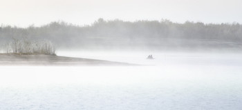 Рыбалка на реке / в тумане