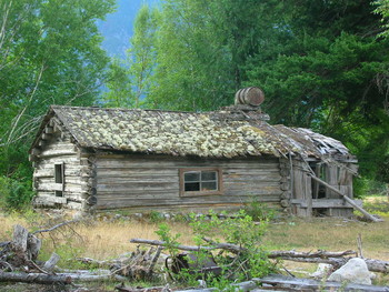 &nbsp; / settlers cabin home on highway #20 near Tweedsmuir Park on route to Bella Coola BC Canada
