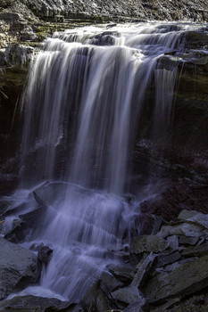 &nbsp; / This gorgeous falls is along the stream below the punchbowl falls