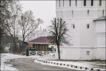 Зимний Серпухов. / С видом на Введенский Владычний женский монастырь от Высоцкого мужского монастыря.