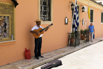Уличный музыкант / Щас спою