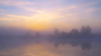 Туманное покрывало. / Весеннее, туманное утро на озере Сосновое.