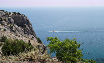 Лето. Крым / Горы, море и тепло